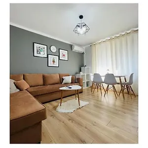 Luel , Tirana Albanien